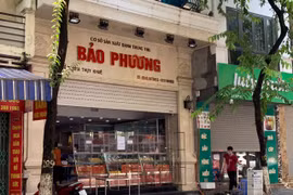 Cảnh tượng chưa từng thấy ở cửa hàng bán Trung thu đông nhất Hà Nội