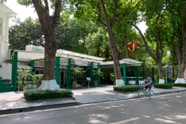 Đất vàng Hà Nội “đắp chiếu”... hoang hóa mùa dịch COVID-19