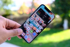 iPhone 12 Mini và iPhone 12 giảm giá mạnh ngay trước Tết