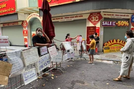 Dừng hoạt động chợ “treo biển” giữa lòng phố cổ Hà Nội