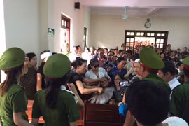 Vụ “quan tài diễu phố“: Đề nghị triệu tập con rể cựu chủ tịch tỉnh