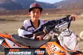 Khó tin màn trình diễn mô tô của những biker nhí