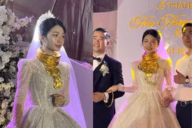Đám cưới “siêu khủng” ở Hà Tĩnh: cô dâu đeo vàng trĩu cổ