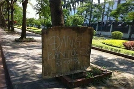 Người dân đặt biển cảnh báo bắn tốc độ ở Hải Phòng