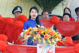Nhan sắc cô gái phát biểu tại lễ kỷ niệm 70 năm Điện Biên