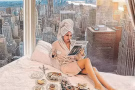 Checkin du lịch, vợ đại gia khoe độ sang chảnh “ngút trời“