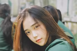 Hot girl quân sự xinh như sao Hàn dù chỉ để mặt mộc