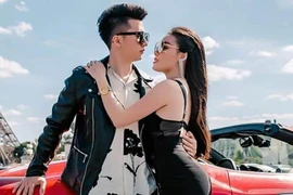 Nữ giảng viên Hà thành mạng tung ảnh cưới gợi cảm gây sốt MXH