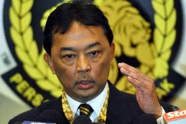 Thái tử Malaysia gửi thư xin lỗi CĐV Việt Nam