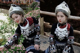 Bất ngờ với màn dậy thì “trổ mã” của cô bé bán lê Hà Giang