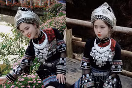 Bất ngờ với màn dậy thì “trổ mã” của cô bé bán lê Hà Giang