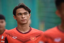 Tiền vệ U22 Việt Nam điển trai gây chú ý với cái tên lạ 