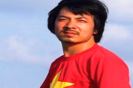 Dậy sóng mạng chia sẻ về Biển Đông của “Giáo sư Xoay”