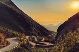 Những con đèo hiểm trở nhưng nhìn là mê tại Việt Nam