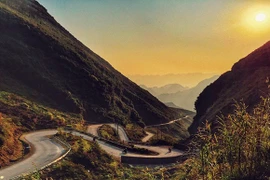 Những con đèo hiểm trở nhưng nhìn là mê tại Việt Nam