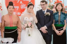 Cô gái ra hồ Gươm thực hành tiếng Anh, lấy được chồng nước ngoài