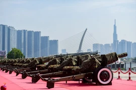 Cận cảnh 15 khẩu đại bác ở Quận 1, chuẩn bị cho Đại lễ