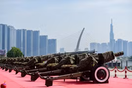 Cận cảnh 15 khẩu đại bác ở Quận 1, chuẩn bị cho Đại lễ