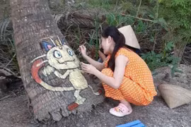 Rảnh quá hóa hay, cô gái vẽ lên cây thể hiện fan cứng của Pokemon 