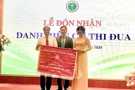 Hội Dược học Việt Nam nhận Cờ thi đua xuất sắc 