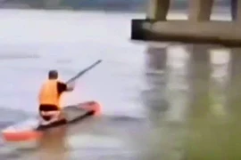 Kỹ năng ứng cứu người bị cuốn trôi, gặp nạn trong nước lũ