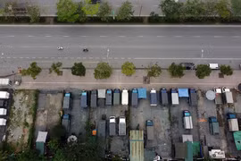 Đất dự án biến thành bãi kinh doanh ô tô