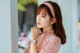 Nữ sinh Học viện Tài chính gây thương nhớ với bộ ảnh kỷ yếu để đời