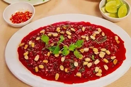 Thái Bình: Tử vong nghi do ăn tiết canh, hàng chục người đi khám