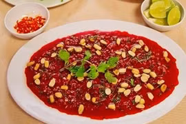 Thái Bình: Tử vong nghi do ăn tiết canh, hàng chục người đi khám