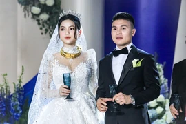 Quang Hải cắt hợp đồng với studio ảnh cưới, nhờ cựu giảng viên chụp