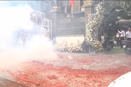 Video: Đám cưới đốt pháo tưng bừng mặc lệnh cấm gây xôn xao dân mạng