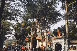 Lặn lội ra chùa Hà cầu duyên, thiếu nữ Sài Gòn "chốt" ngay được chồng thoát kiếp FA