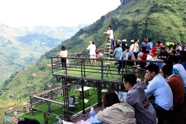 Bị CĐM kêu gọi tẩy chay, tại sao Mã Pì Lèng Panorama vẫn "cháy phòng"?