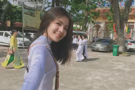 Cận cảnh vẻ đẹp trong sáng, tinh khôi của nữ sinh trong ngày khai giảng