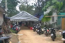 Nghệ An: Người vợ khóc ngất rồi tử vong khi đưa tang chồng