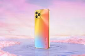 Smartphone "nhái" iPhone 13 Pro, RAM 8 GB, giá gần 5 triệu