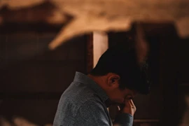 Trút giận lên nhân tình của vợ, chồng hối hận khi biết hậu quả