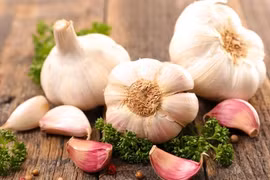 Viêm loét dạ dày, ăn tỏi 3 tháng, người đàn ông mắc ung thư