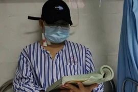 Cứu con bệnh thận, mẹ làm điều ai cũng phục 