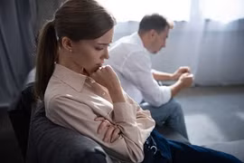 Vợ tẩm thuốc sâu vào quần lót khiến "của quý" chồng bỏng nặng