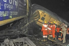 Hai đoàn tàu đâm vào nhau ở Ấn Độ, hàng chục người thương vong