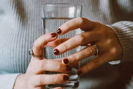 Bác sĩ dặn uống nhiều nước, bệnh nhân suýt chết vì điều này