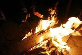 Hà Nội: Nghi đốt lửa sưởi ấm gây cháy nhà, một người tử vong