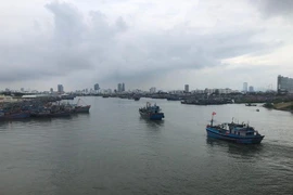 Bão Noru mạnh, di chuyển nhanh