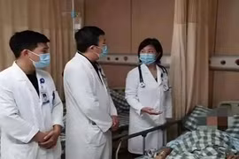 Chỉ đứng xem giết vịt, lục phủ ngũ tạng suýt bị phá nát vì...