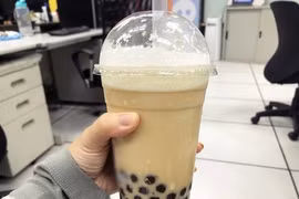 Làm điều này mỗi ngày, thanh niên 24 tuổi máu đổi màu như sữa