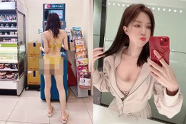 Ngượng chín mặt hot girl mặc bikini đứng rút tiền khoe dáng nuột
