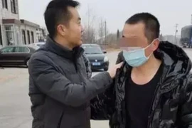 Ân ái ngay lần đầu gặp bạn gái, chàng trai gặp kết đắng ngắt