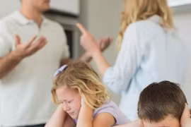 5 kiểu bố làm con tổn thương và trở nên vô dụng