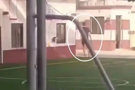 Con bị xe đâm, bố gây thảm án 6 người chết